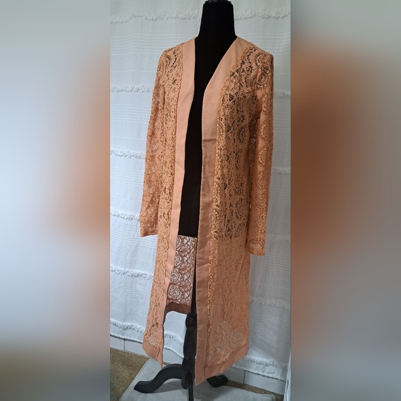 Lace Kimono - Picture 1 of 4